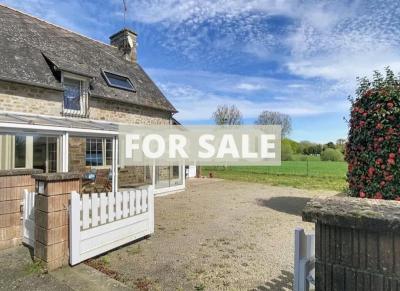 Country House with Outbuilding in Rural Hamlet