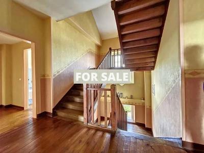 Manor House Style Property with Landscaped Gardens