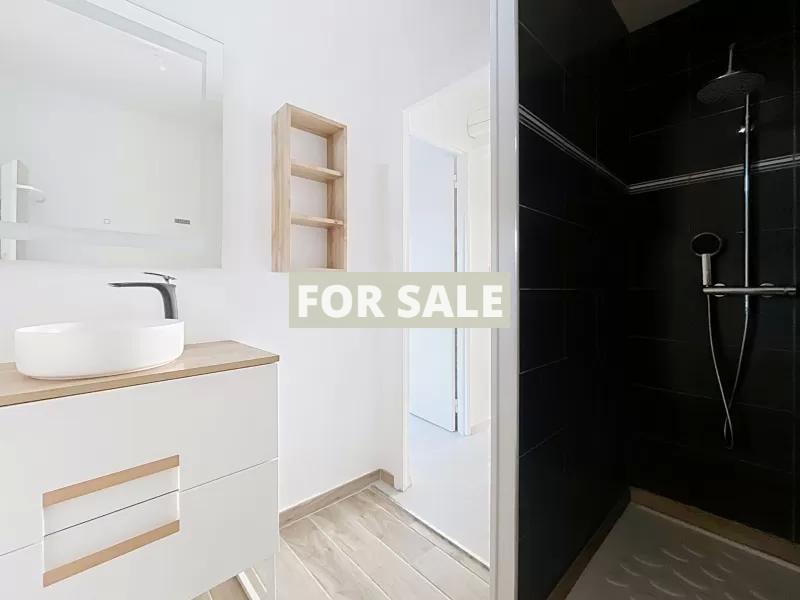 Town House with Neat Garden