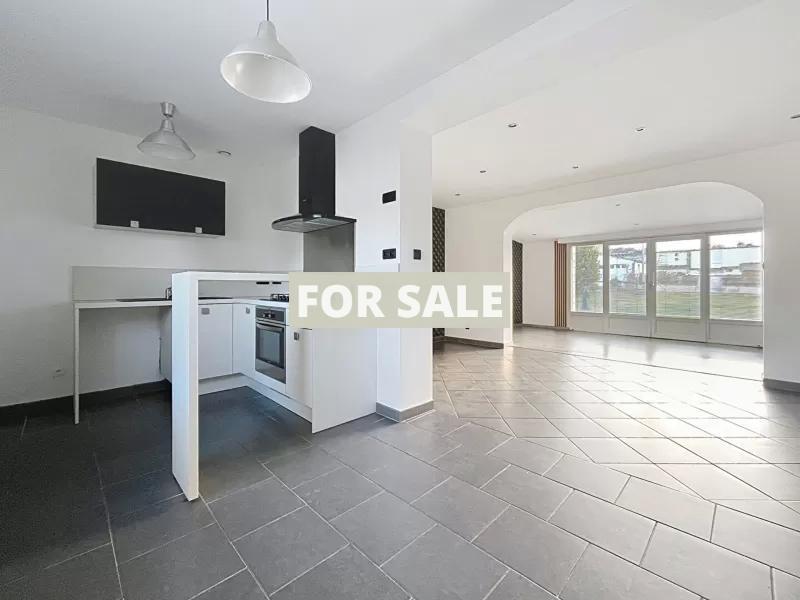 Town House with Neat Garden