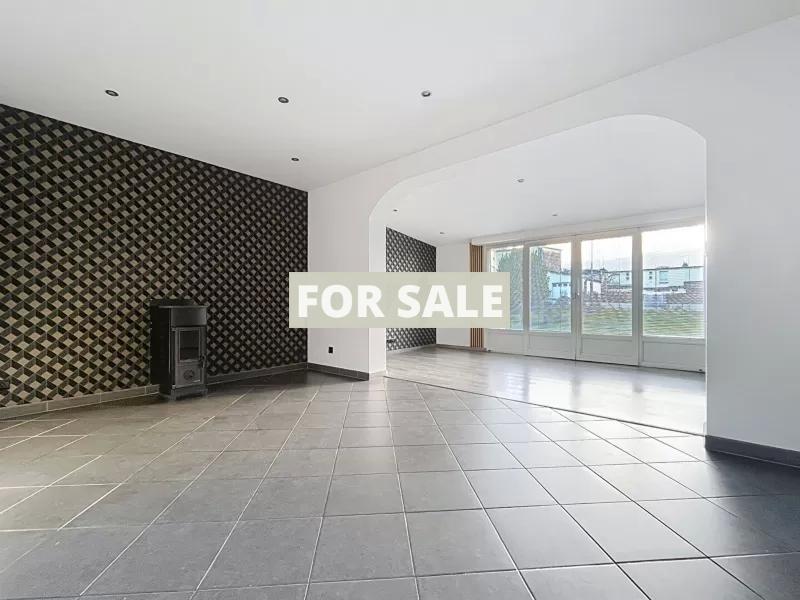 Town House with Neat Garden