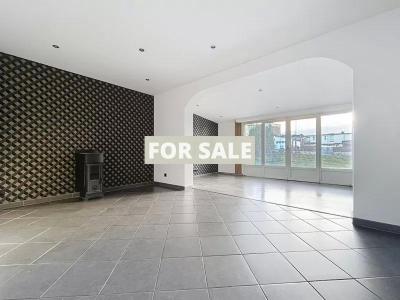 Town House with Neat Garden