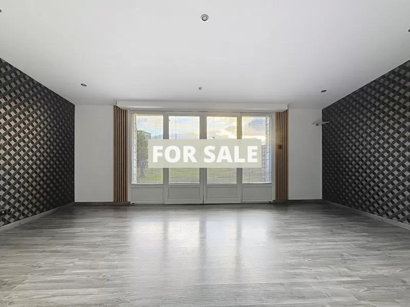 Town House with Neat Garden