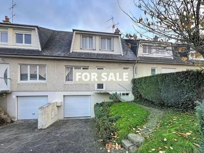 Traditional House with Garden