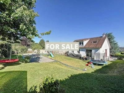 Detached House with Landscaped Garden