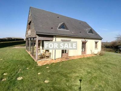 Detached House with Conservatory and Large Garden