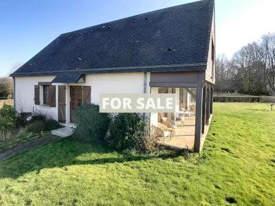 Detached House with Conservatory and Large Garden