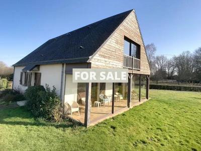 Detached House with Conservatory and Large Garden