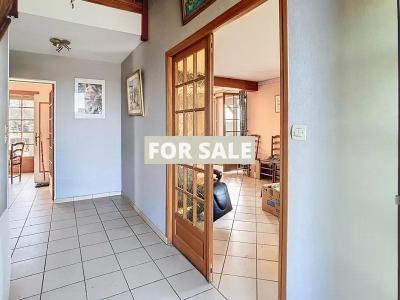 Detached House with Conservatory and Large Garden