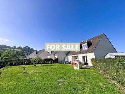 Modern Detached House with Garden