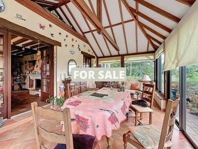 Beautiful Detached House with Bundles of Character