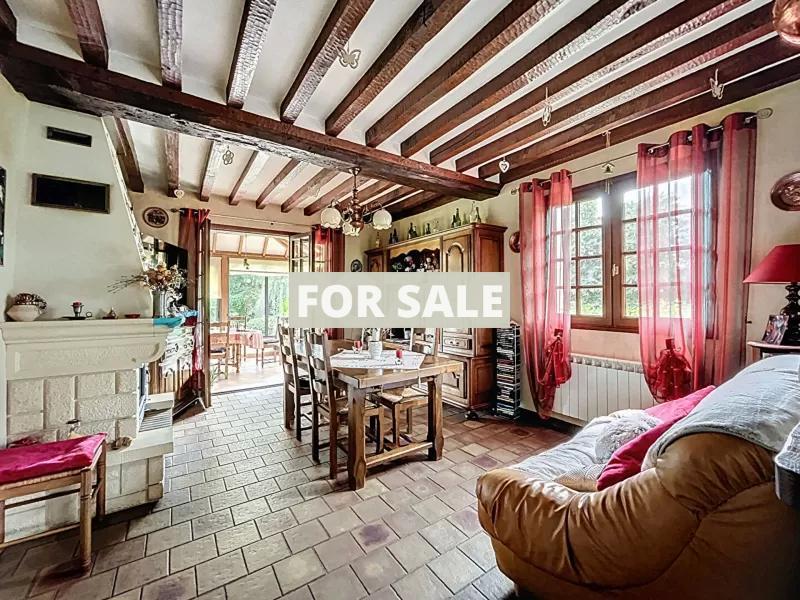 Beautiful Detached House with Bundles of Character