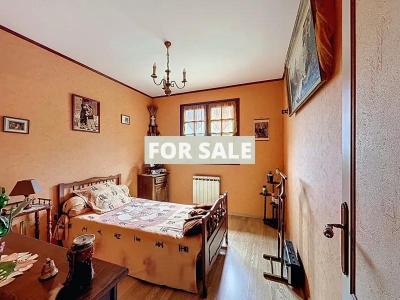 Beautiful Detached House with Bundles of Character