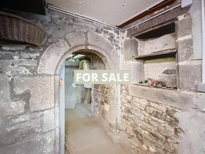 Large House in Great Location with Garden