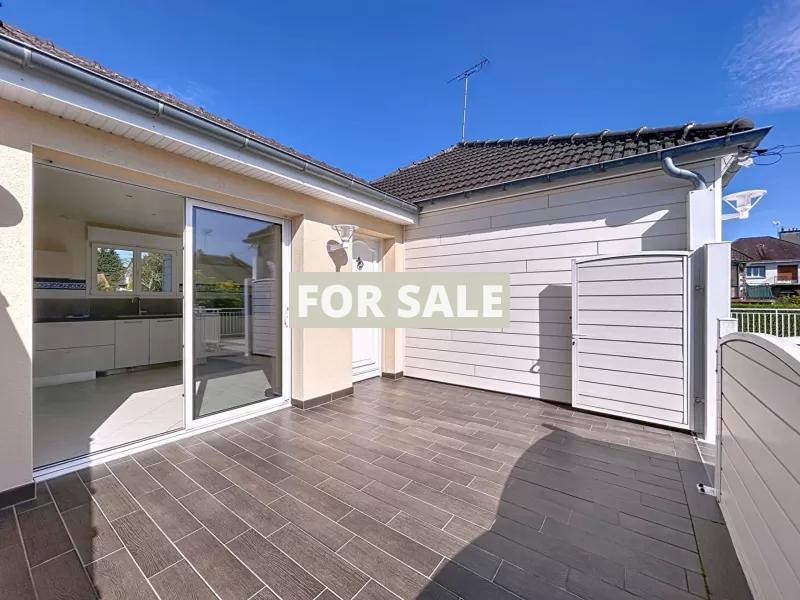 Detached House with Garden