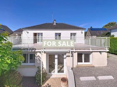 Detached House with Garden