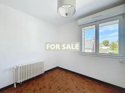 Detached House with Garden