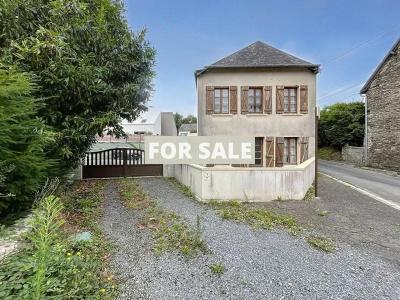 Traditional House with Garden