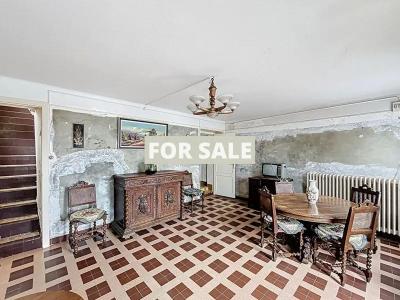 Traditional House with Garden