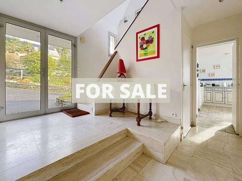 Detached House with Garden and Open Countryside View