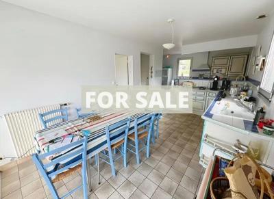 Detached House with Garden and Open Countryside View