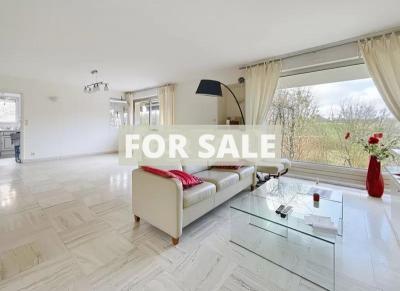 Detached House with Garden and Open Countryside View