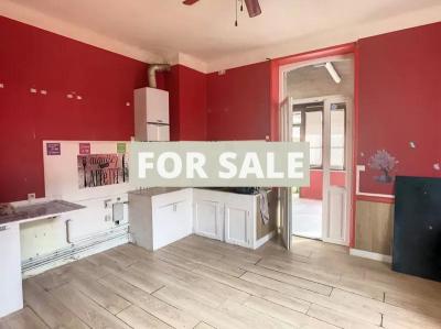 Detached House with Garden to Improve