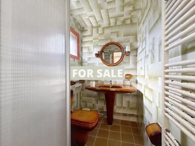 Detached House with Landscaped by the Coast