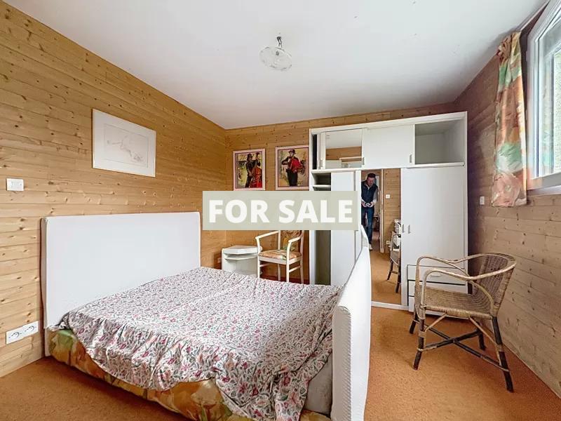 Detached House with Landscaped by the Coast