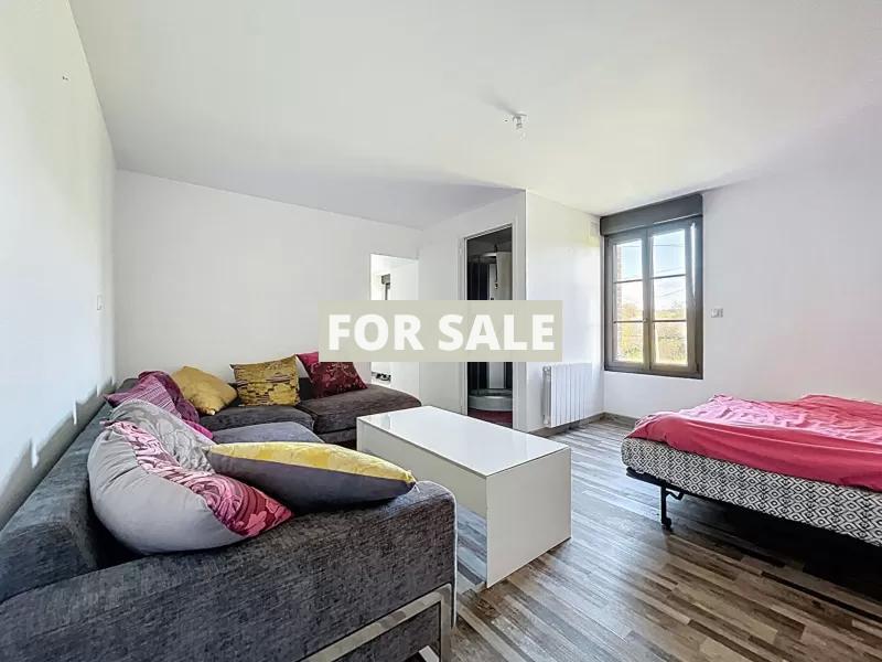 Detached Country House with Outbuilding