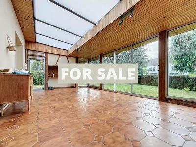 Detached House with Garden