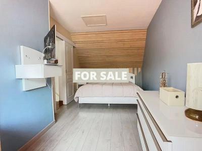 Single Storey Detached Villa With Garden