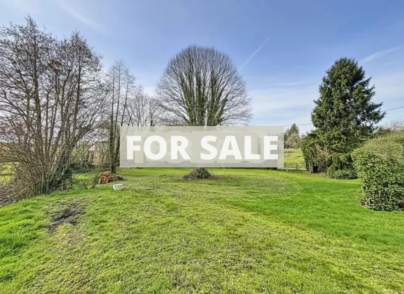 Detached Country House with Landscaped Garden