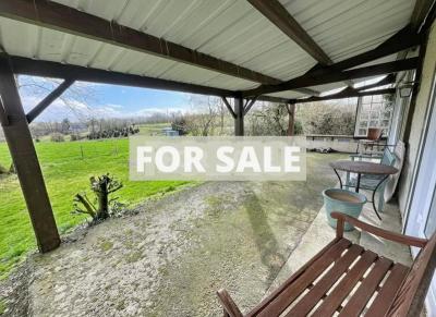 Detached Country House with Landscaped Garden