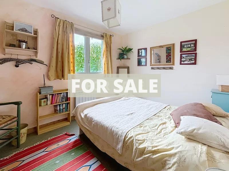 Detached Country House with Landscaped Garden