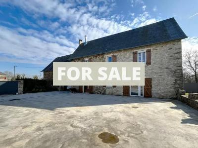 Beautiful Detached House with Garden