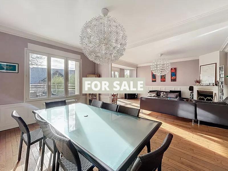 Stunning Villa with Panoramic Sea Views