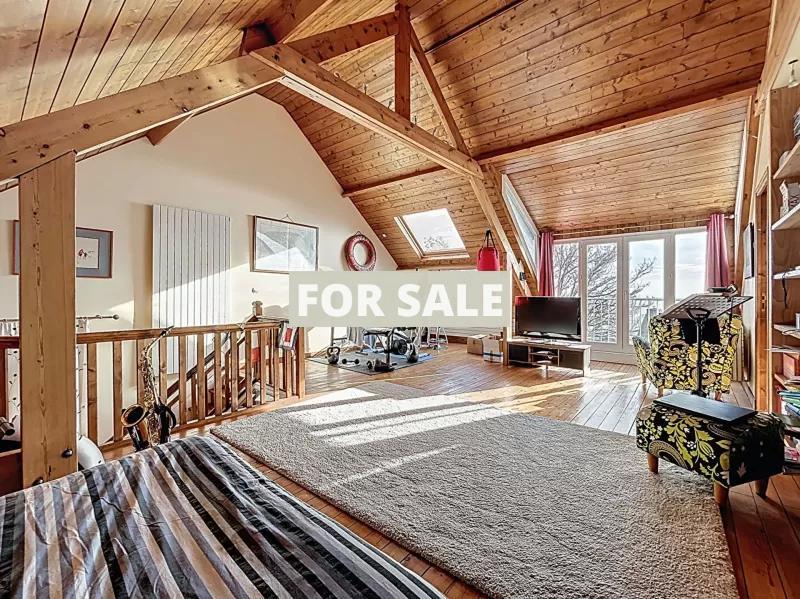 Stunning Villa with Panoramic Sea Views