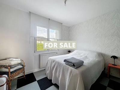 Detached House with Landscaped Garden