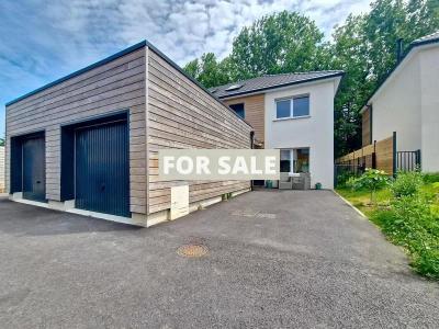 Contemporary House in Coastal Location