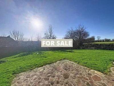 Detached Country House with Outbuilding