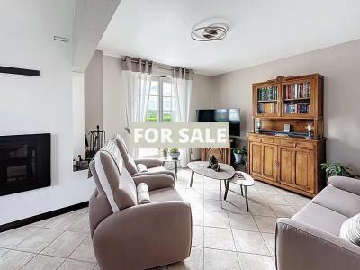 Beautiful Detached House with Landscaped Garden
