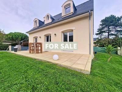 Contemporary House in Coastal Location