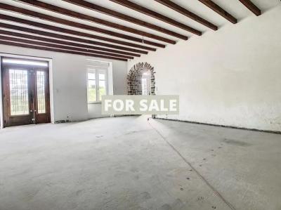 Habitable House to Renovate Further