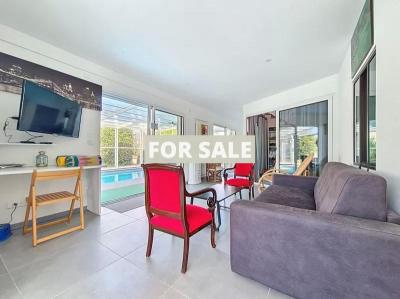 Detached Coastal House with Covered Pool