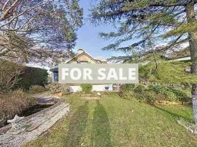 Detached House with Garden 700m from the Sea