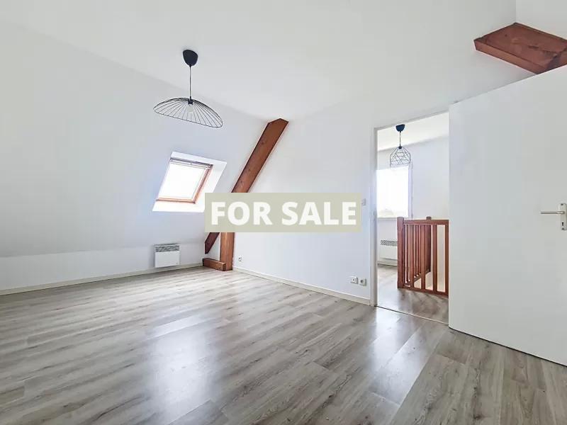 Modern Detached House with Garden