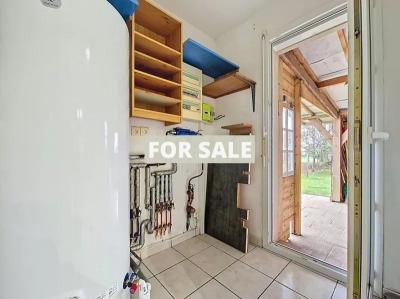 Modern Detached House with Garden