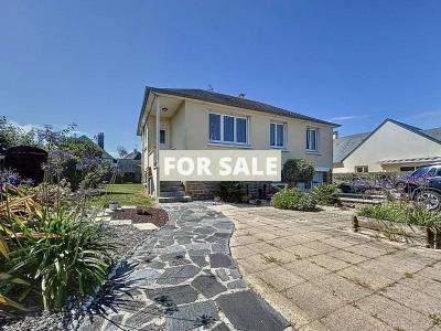 Detached House with Landscaped Garden in Coastal Resort