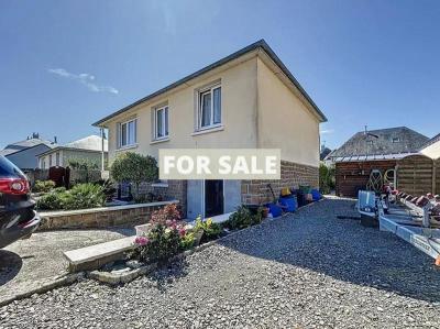 Detached House with Landscaped Garden in Coastal Resort